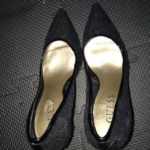 Excellent black laces all over heel pump shoes